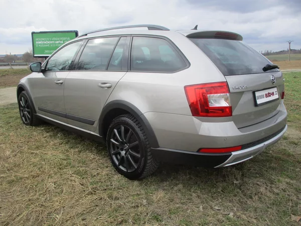 Škoda Octavia SCOUT 2.0TDi RS 135kW DSG - foto 9