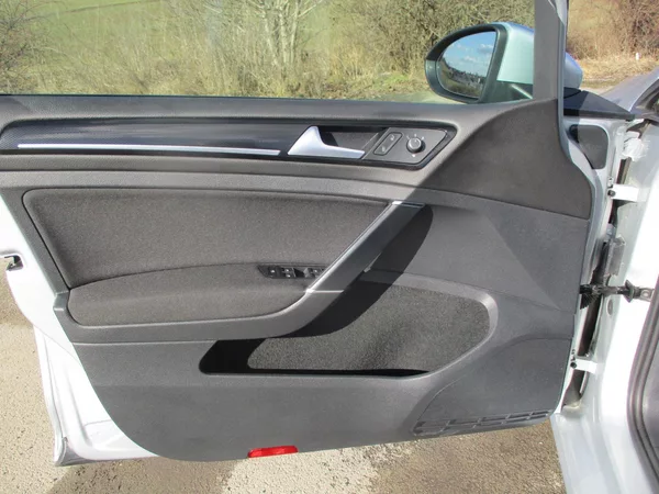 Volkswagen Golf 2.0TDi 110kW HIGHLINE L+Z PNEU - foto 13