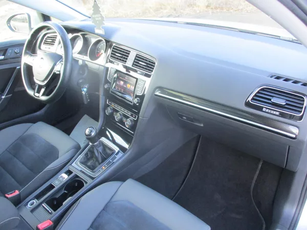 Volkswagen Golf 2.0TDi 110kW HIGHLINE L+Z PNEU - foto 26