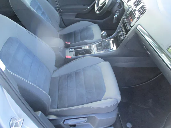 Volkswagen Golf 2.0TDi 110kW HIGHLINE L+Z PNEU - foto 27