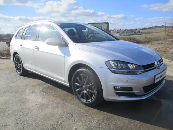 Volkswagen Golf 2.0TDi 110kW HIGHLINE L+Z PNEU - foto 5