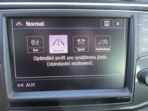 Volkswagen Tiguan 2.0TDi*4x4*7DSG*NAVI*T.ZAŘ - foto 26