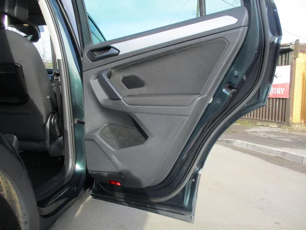 Volkswagen Tiguan 2.0TDi*4x4*7DSG*NAVI*T.ZAŘ - foto 34