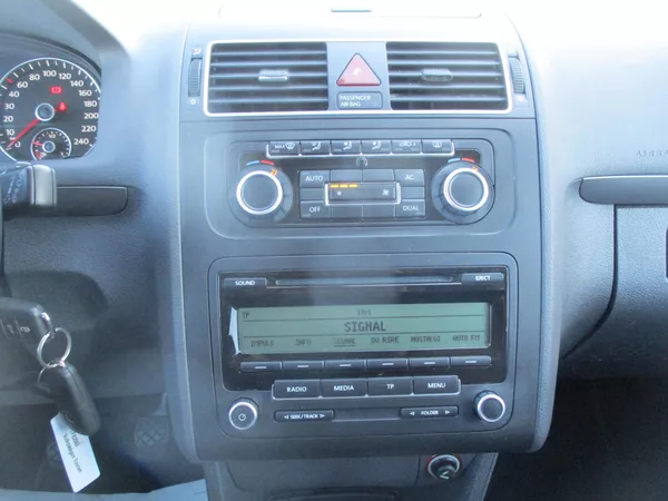 Volkswagen Touran 1,6 TDi CL BlueMotion*TAŽ.ZAŘ. - foto 16