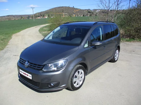 Volkswagen Touran 1,6 TDi CL BlueMotion*TAŽ.ZAŘ. - foto 2