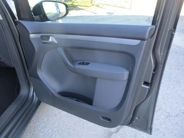 Volkswagen Touran 1,6 TDi CL BlueMotion*TAŽ.ZAŘ. - foto 25
