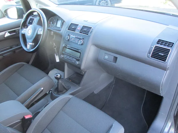 Volkswagen Touran 1,6 TDi CL BlueMotion*TAŽ.ZAŘ. - foto 26
