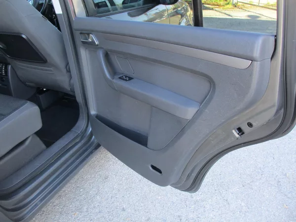 Volkswagen Touran 1,6 TDi CL BlueMotion*TAŽ.ZAŘ. - foto 28