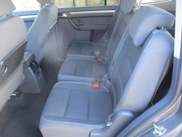 Volkswagen Touran 1,6 TDi CL BlueMotion*TAŽ.ZAŘ. - foto 39