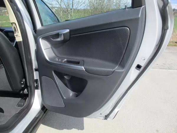 Volvo XC60 2.4 D5*AWD*NAVI*198 tkm*SUMMUM - foto 35