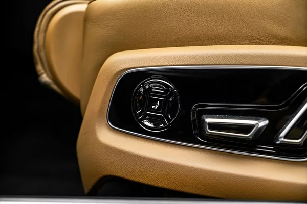 Audi A8 55TFSI Q Masáže Nezávislé BO - foto 17