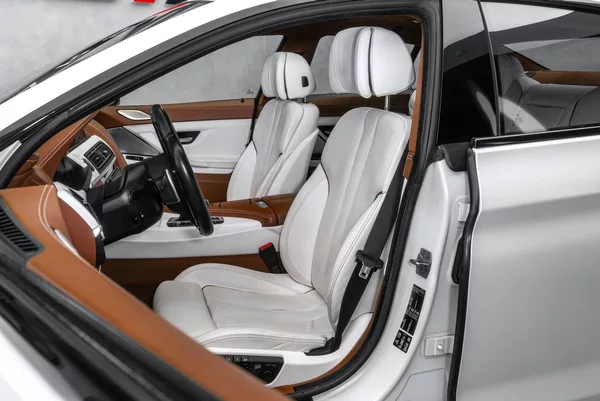 BMW Řada 6 i xD Gran Coupé Individuál - foto 14