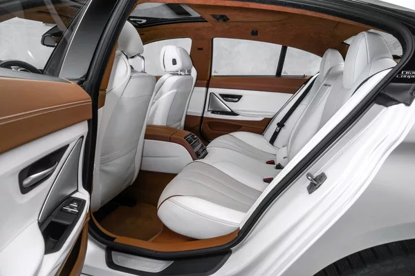 BMW Řada 6 i xD Gran Coupé Individuál - foto 15