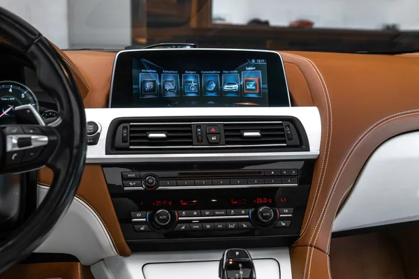 BMW Řada 6 i xD Gran Coupé Individuál - foto 17