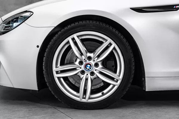 BMW Řada 6 i xD Gran Coupé Individuál - foto 2