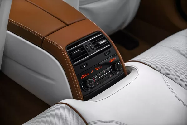 BMW Řada 6 i xD Gran Coupé Individuál - foto 21