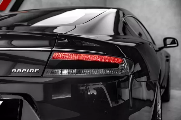 Aston Martin Rapide - foto 10