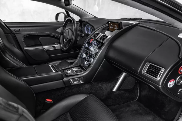 Aston Martin Rapide - foto 12