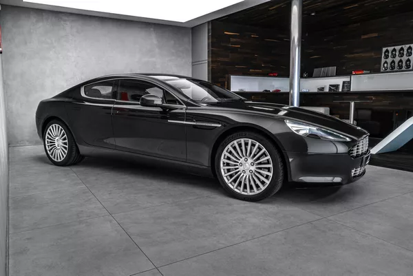 Aston Martin Rapide - foto 4