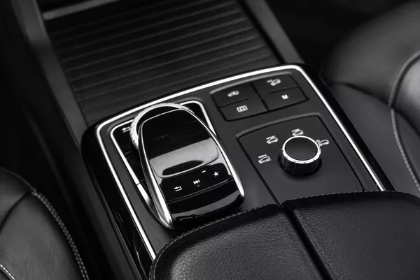 Mercedes-Benz GLE panorama, asistenty - foto 18