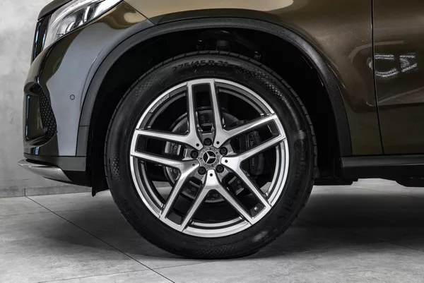 Mercedes-Benz GLE panorama, asistenty - foto 2