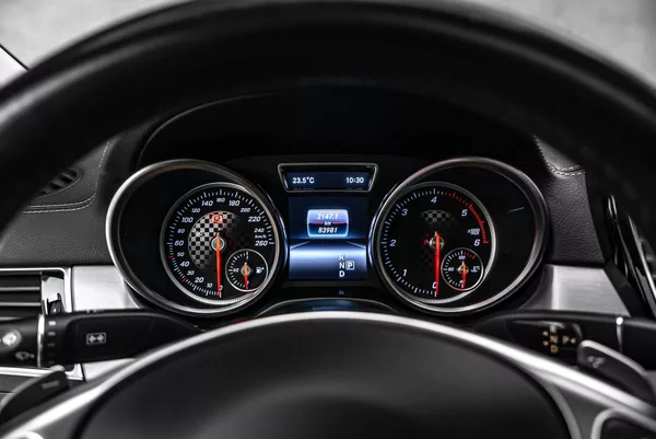 Mercedes-Benz GLE panorama, asistenty - foto 21