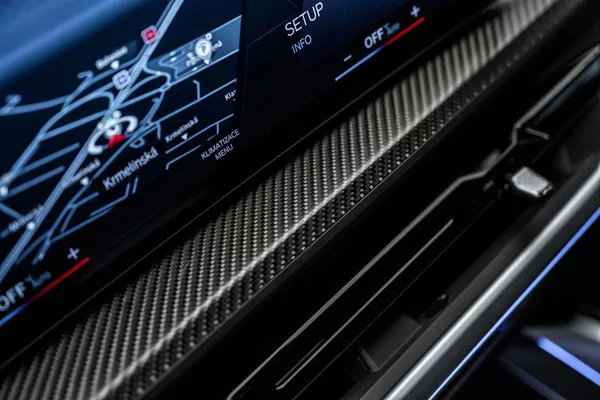 BMW XM Individual Masáže B&W - foto 26