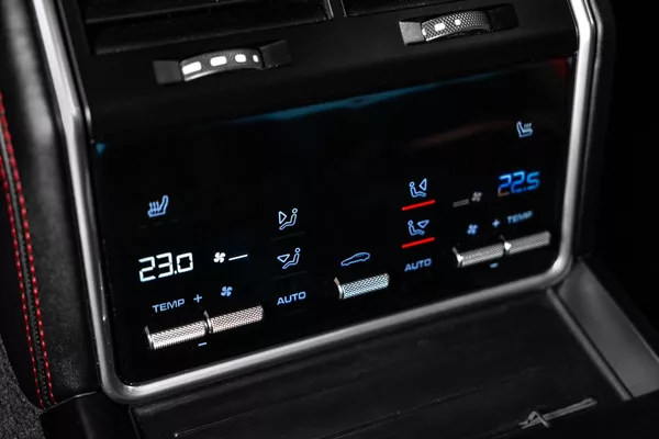 Porsche Panamera Nezávislé topení - foto 22