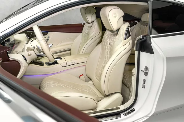 Mercedes-Benz Třídy S Coupe 4M Designo - foto 14