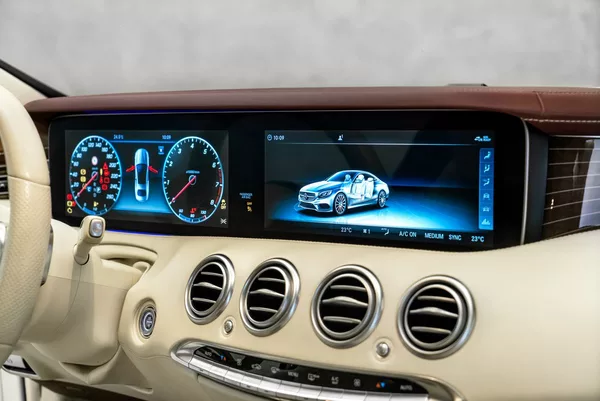 Mercedes-Benz Třídy S Coupe 4M Designo - foto 16