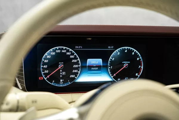 Mercedes-Benz Třídy S Coupe 4M Designo - foto 24