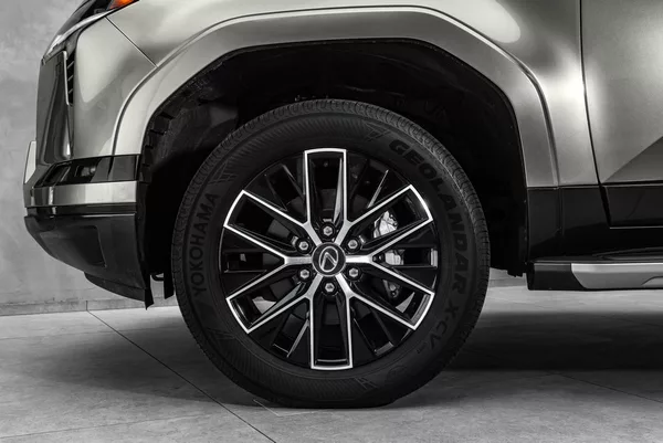 Lexus Premium+ - foto 2