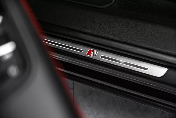 Audi SQ8 competition+, karbon, panorama - foto 24