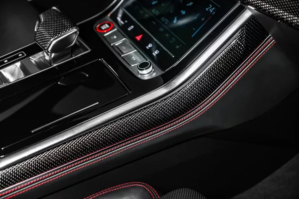 Audi SQ8 competition+, karbon, panorama - foto 31