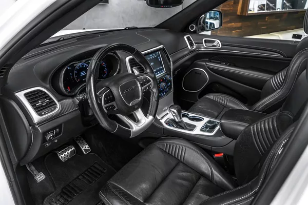 Jeep Grand Cherokee SRT 8 - foto 16