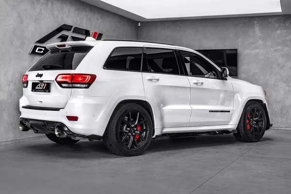Jeep Grand Cherokee SRT 8 - foto 5