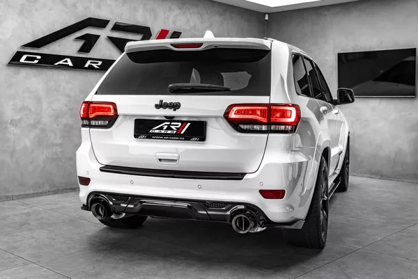 Jeep Grand Cherokee SRT 8 - foto 6