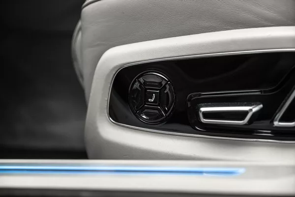 Audi A8 50TDI L Full Masáže Lednice TV - foto 22
