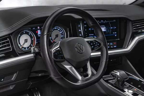 Volkswagen Touareg R-line 4M Vzduch IQ Ergo - foto 15