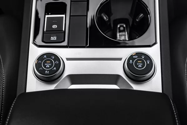 Volkswagen Touareg R-line 4M Vzduch IQ Ergo - foto 18