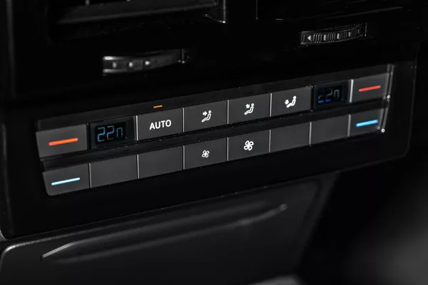 Volkswagen Touareg R-line 4M Vzduch IQ Ergo - foto 19