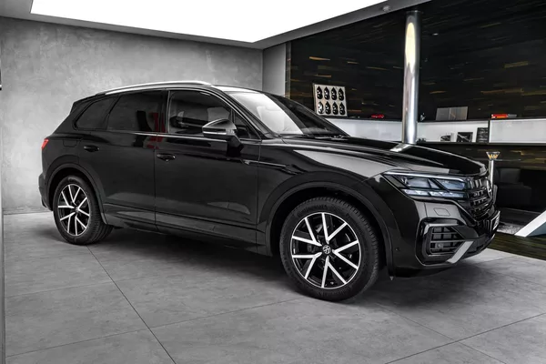 Volkswagen Touareg R-line 4M Vzduch IQ Ergo - foto 4