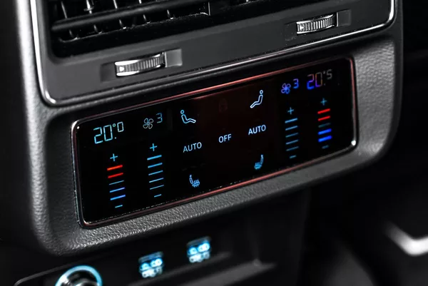 Audi SQ8 4,0TDI Keramiky Masáže Pano - foto 21