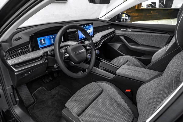 Škoda Superb 2,0 TDI DSG LED Masáž tažné - foto 12