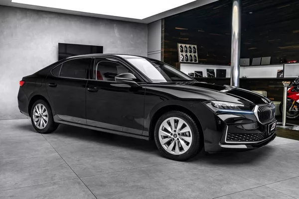 Škoda Superb 2,0 TDI DSG LED Masáž tažné - foto 4