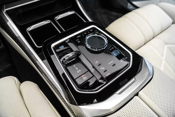 BMW 60 M-Sport Individual Theatre - foto 17