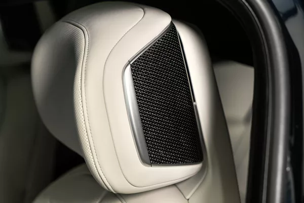 BMW 60 M-Sport Individual Theatre - foto 22