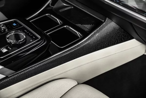 BMW 60 M-Sport Individual Theatre - foto 25