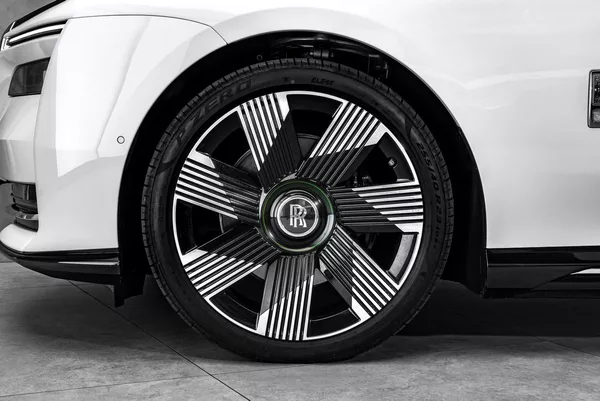 Rolls-Royce Spectre - foto 14