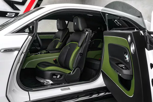 Rolls-Royce Spectre - foto 18